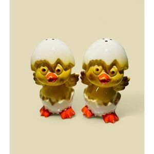 Vintage Baby Chicks Hatching Salt and Pepper Shakers Made in Japan